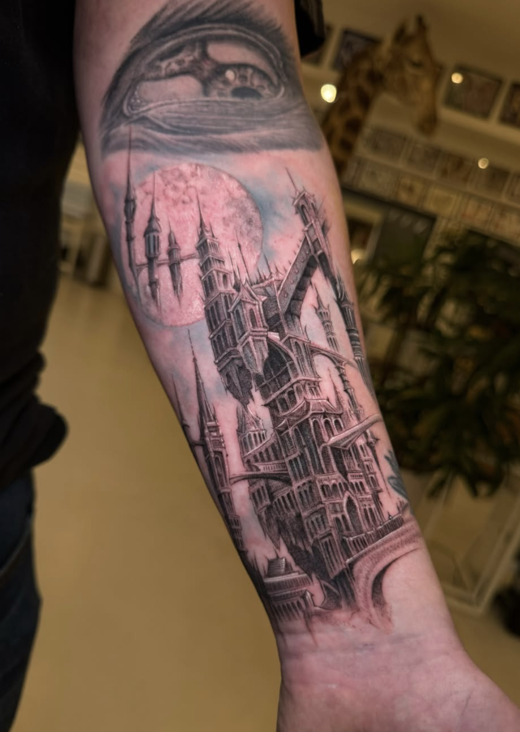 Christian Flores @christianflorestattooer Award winning Fine line and realism tattoo artist Chicago, IL Speakeasy Custom Tattoo