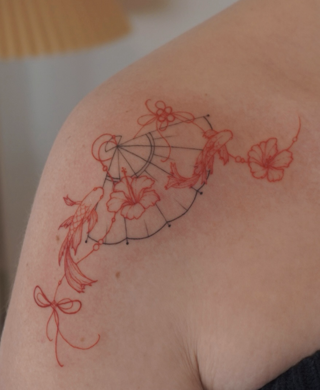 Haley Tinsely @sunchild_tattoo Award winning fine line tattoo artist Chicago, IL Speakeasy Custom Tattoo
